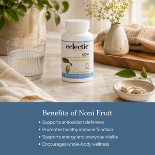Noni capsules made from fresh freeze-dried organic noni fruit for immune support and antioxidant benefits